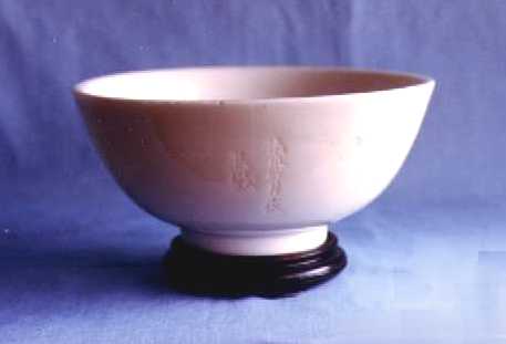 white_bowl.jpg (11920 bytes)